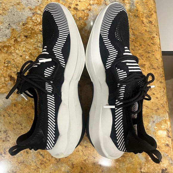 Sorel Women's Explorer Defy Low size 8 - Picture 7 of 9